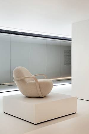 Jader Almeida recebe prêmio por poltrona May no International Design Award 2021 1 Jader Almeida recebe prêmio por poltrona May no International Design Award 2021