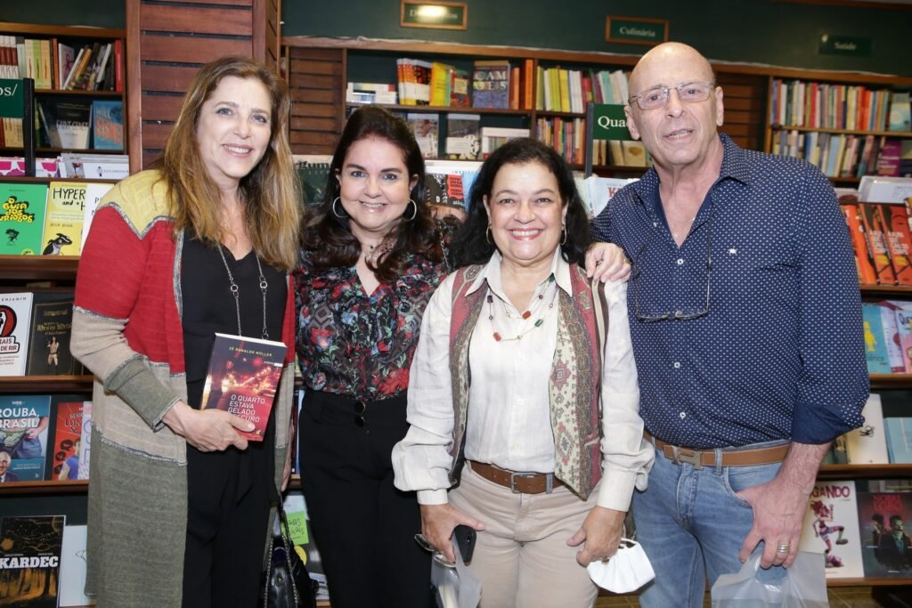 Personalidades lotam a livraria Argumento, no Leblon no lançamento do livro do jornalista Zé Ronaldo Muller