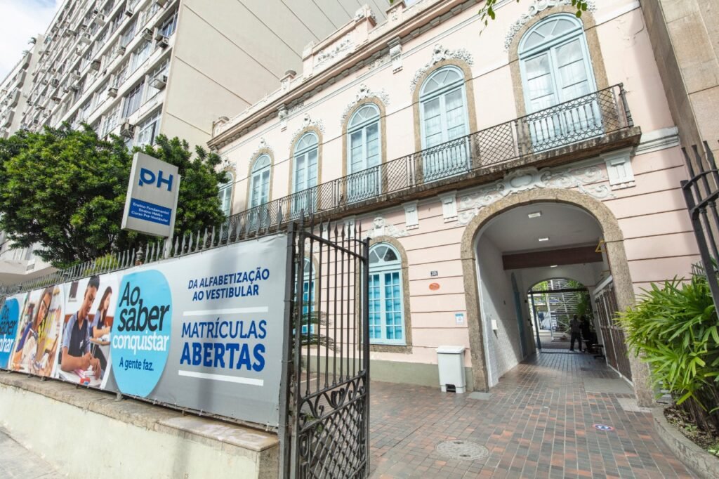 Colégio pH promove a primeira edição do Programa de Apoio ao Aluno (PAA), iniciativa que dará bolsas de estudos integrais a estudantes da rede municipal do Rio