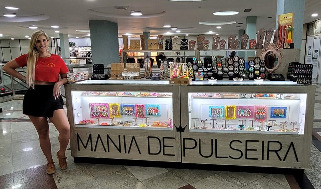 Mania de Pulseira lança nova coleção inspirada no verão carioca