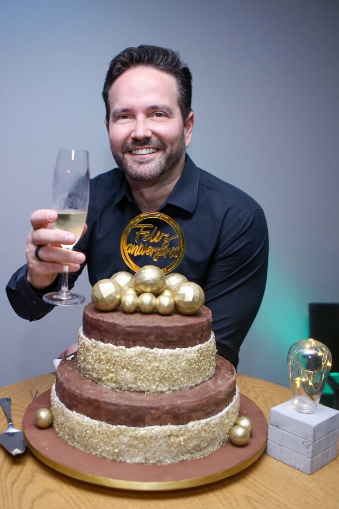 Dr Andrè Maranhão comemora 50 anos com festa de frente para Cristo Redentor