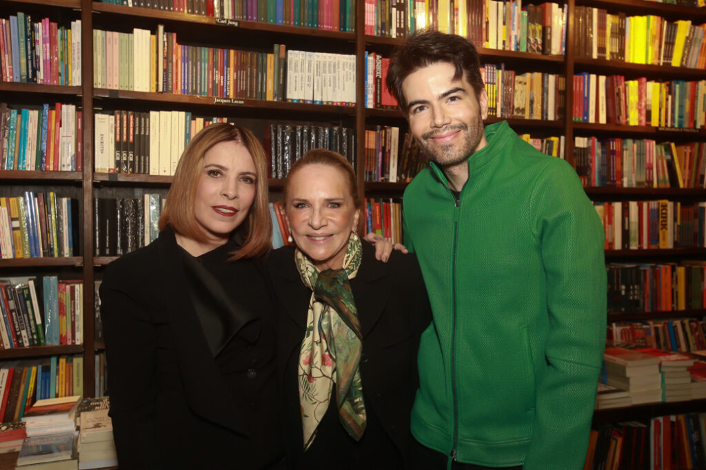 Lançamento do livro ‘Bastidores’, de Liège Monteiro e Luiz Fernando Coutinho, sacode a Livraria da Travessa no Rio