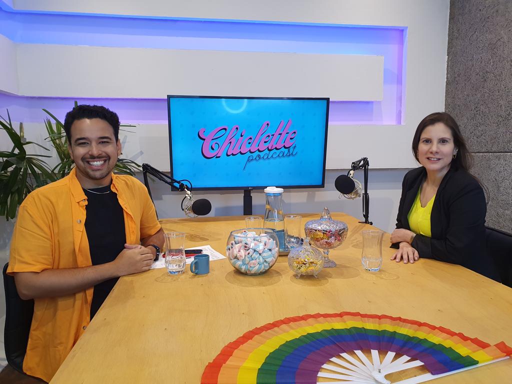 Atriz Evelyn Montesano participa do Chiclette Podcast