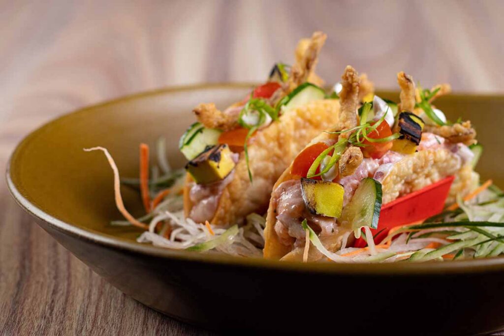 Para os dias de verão, o chef Marco Espinoza destaca algumas novidades frescas no menu do Kinjo, em Copacabana