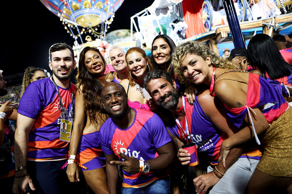 RP Alan Victor recebe diversos famosos no Camarote Rio Praia