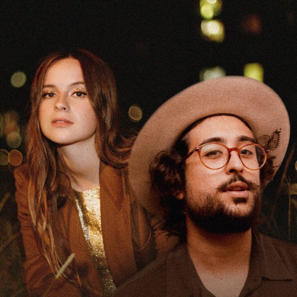 Gabrielle Aplin lança “Skylight”, dueto com Zeeba