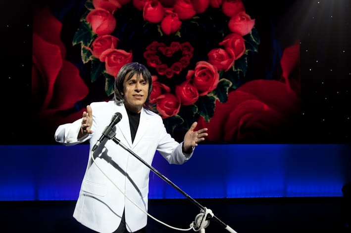 Centro de Convenções Chico Anysio estreia com show de Tom Cavalcante