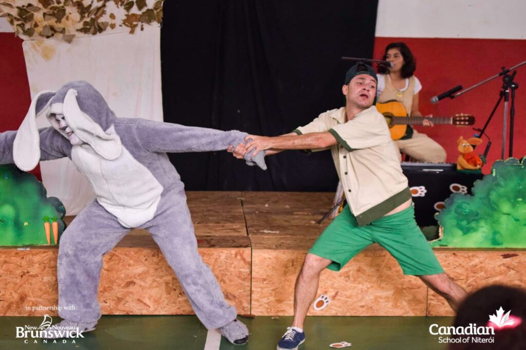 Espetáculo Infantil – Páscoa, O Coelhinho Fujão no Teatro Del’Arte no Barra Point