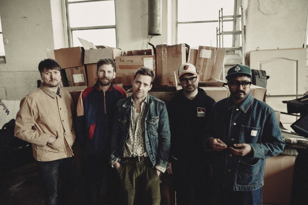 Kaiser Chiefs lança a dançante “Jealousy”