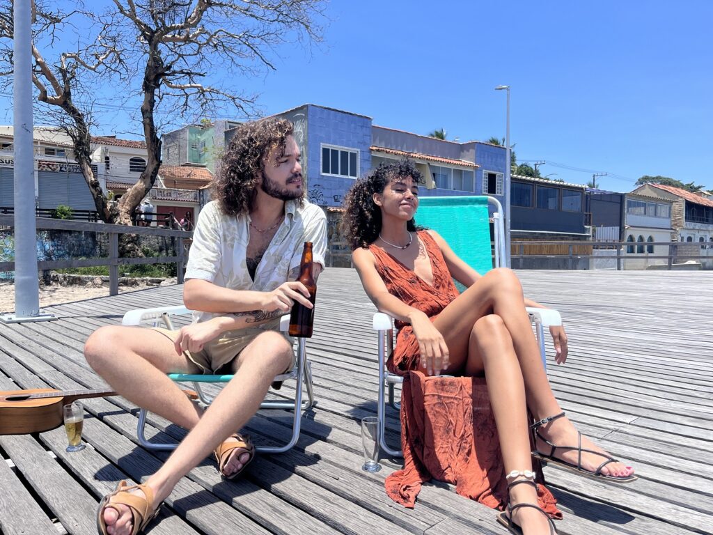 Jônatas Belgrande transforma a experiência de se viver no Rio em sambalanço