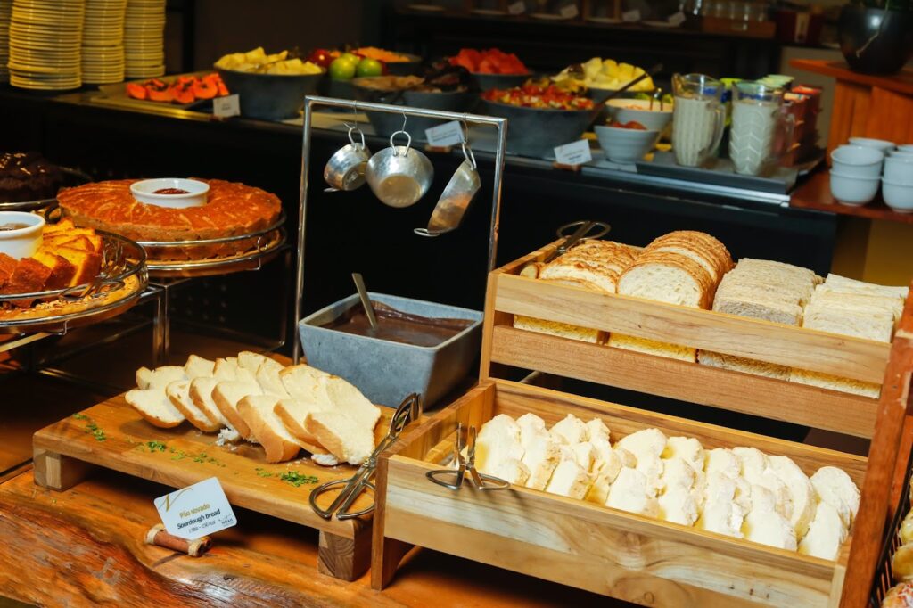 Noah Gastronomia Morumbi lança novo cardápio de café da manhã com croissant importado da França