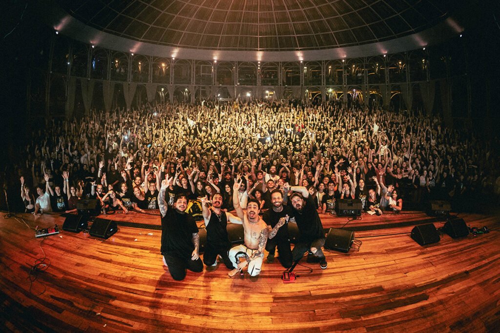 Banda Inutilismo, do YouTuber Lucas Inutilismo, realiza show de despedida neste domingo em BH 