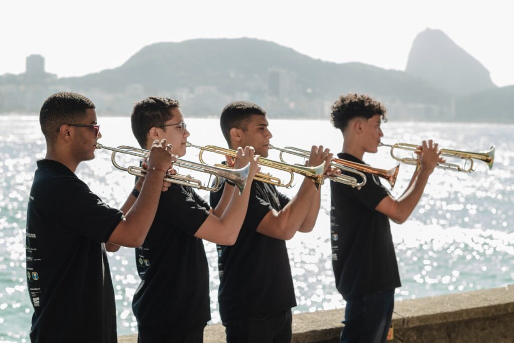 Orquestra Violões do Forte de Copacabana e Shalom faz concerto de homenagem dos 109 anos do Forte, dia 30/9, sábado