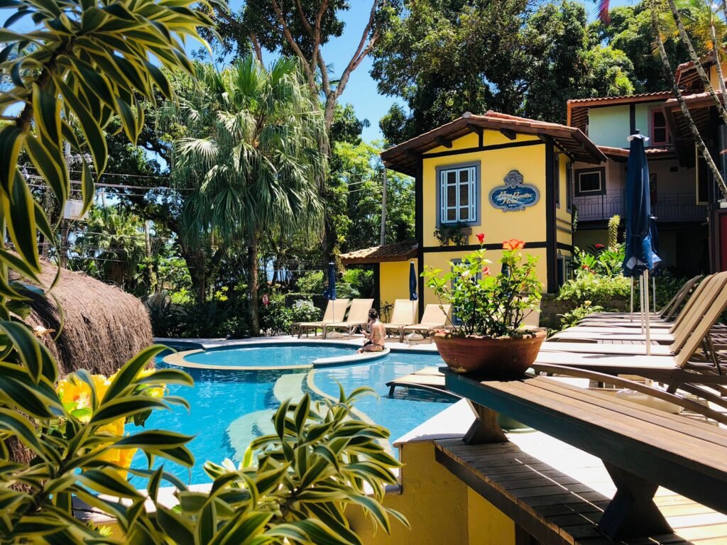 A piscina aquecida e de borda infinita do Porto Pacuíba Hotel Foto Reginaldo Pupo