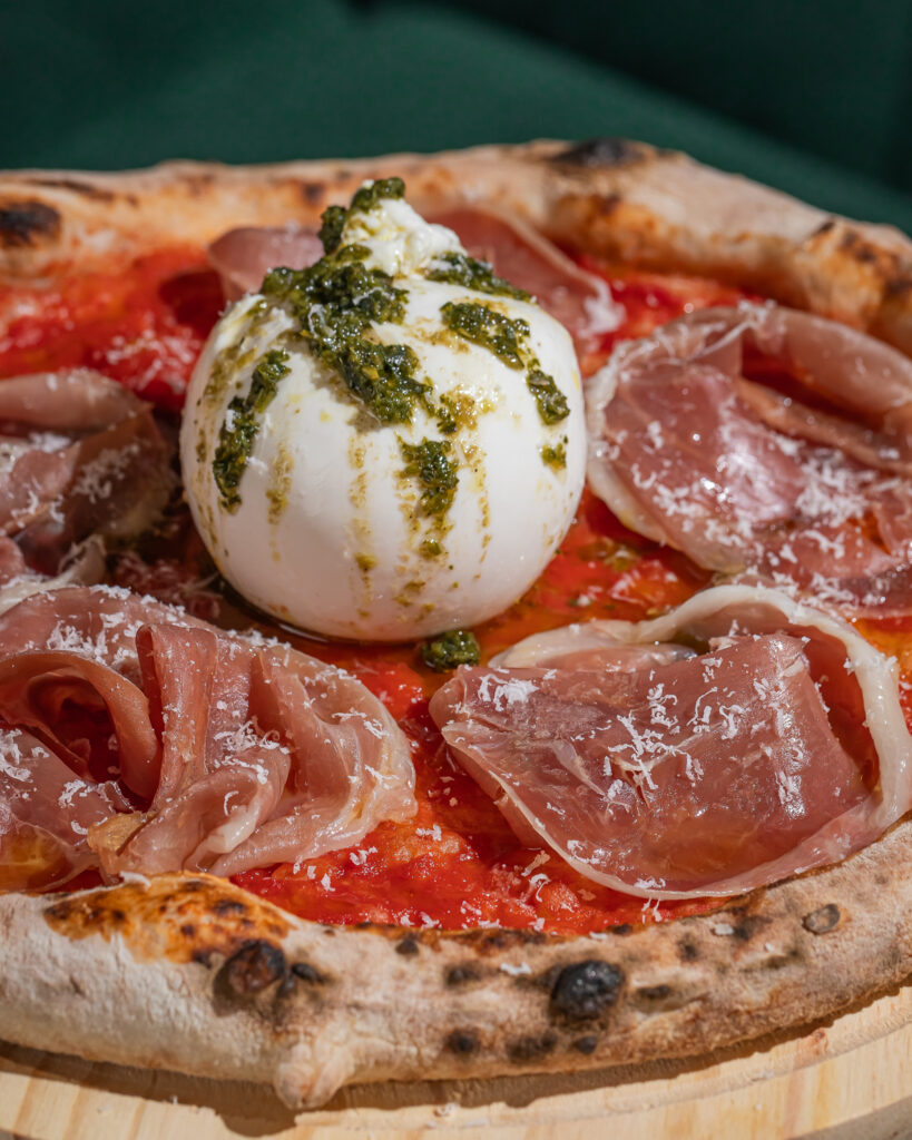 Fare Trattoria de Pizzaria apresenta novos pratos para o Verão 1 Fare Trattoria. Pizza de Burrata. Crédito Diana Cabral