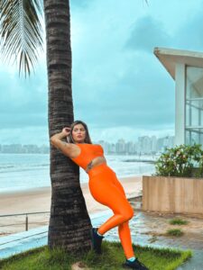 Ingrid Ataíde inspira mulheres na busca pelo corpo ideal para o verão