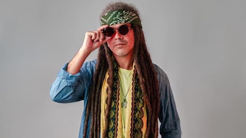 Rafyah convoca Rebel Layonn em “Por Ti” e explora a espiritualidade