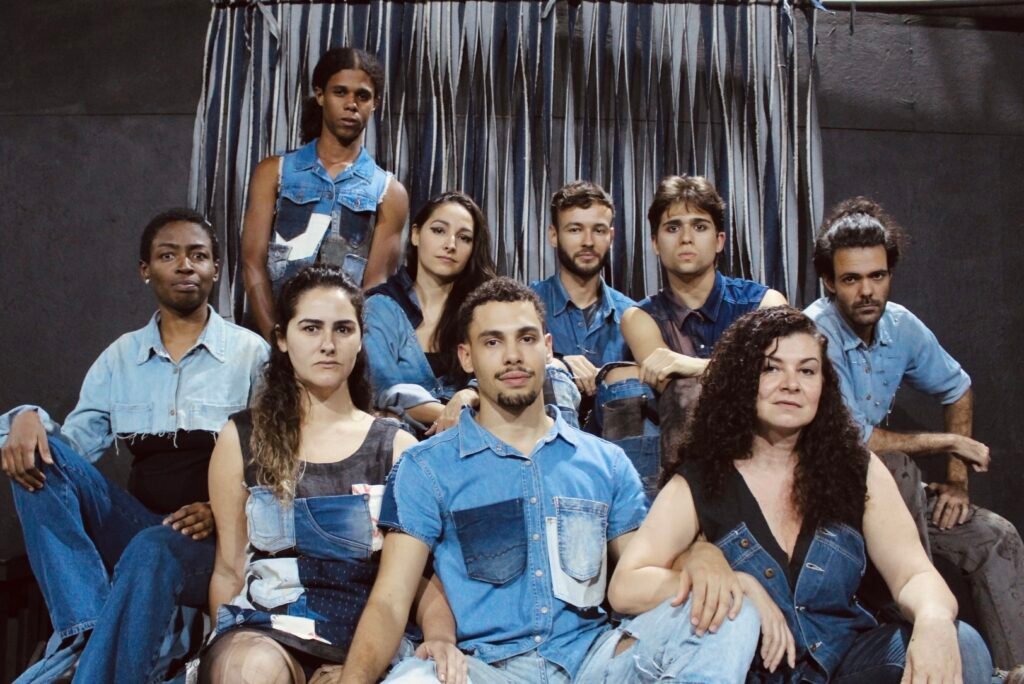 Espetáculo gratuito ‘Chorume’ estreia dia 27 na primeira escola de teatro do Brasil, no Centro do Rio 1 Espetáculo gratuito ‘Chorume’ estreia dia 27 na primeira escola de teatro do Brasil, no Centro do Rio