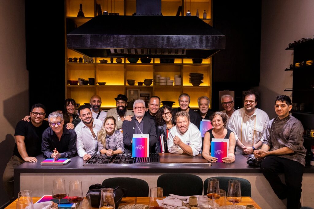 Claude Troisgros assina o menu do Festival Multiplicidades, um jantar exclusivo e intimista sobre futuros poéticos