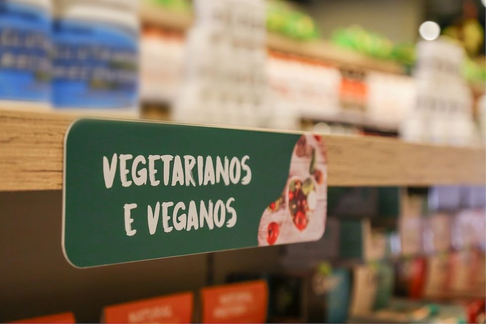 Dia Mundial do Vegano: especialistas alertam sobre o baixo consumo de proteínas e o alto consumo de carboidratos na dieta vegana