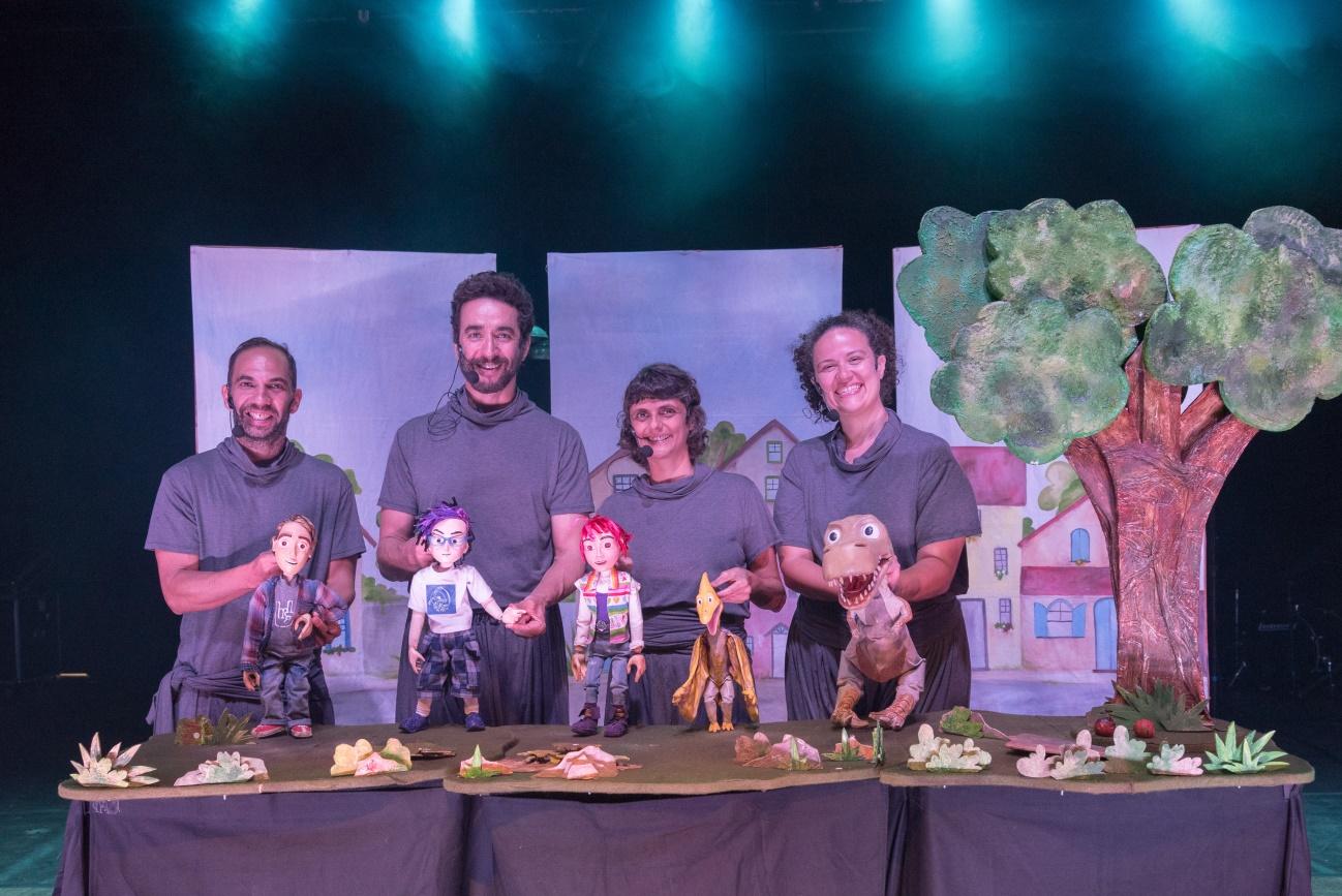 Teatro Riachuelo celebra oito anos com noite de gala e espetáculo que será apresentado pela primeira vez no país com estrelas do teatro musical brasileiro 2 Manual para o futuro legal