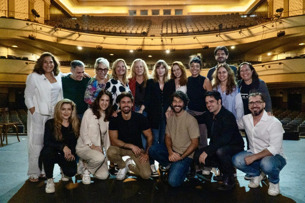 Teatro Riachuelo celebra oito anos com noite de gala e espetáculo que será apresentado pela primeira vez no país com estrelas do teatro musical brasileiro