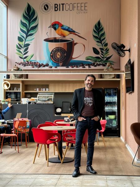 O Visionário por Trás da Quarta Onda do Café: Pedro Melo Júnior Lança o Happy Coffee no Brooklin em SP