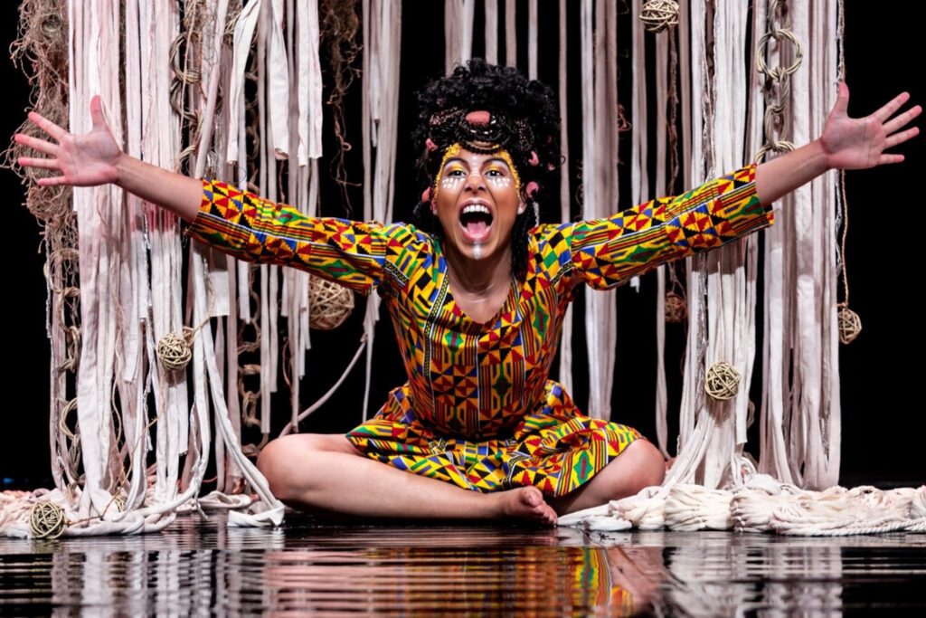No mês da Consciência Negra, “Emaranhada” estreia no Rio de Janeiro e aponta para a diversidade cultural e étnica