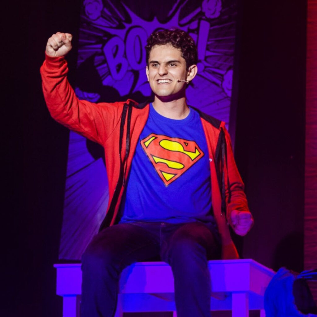 Primeira Temporada off Broadway de “Super Hero” no Rio de Janeiro é sucesso de público