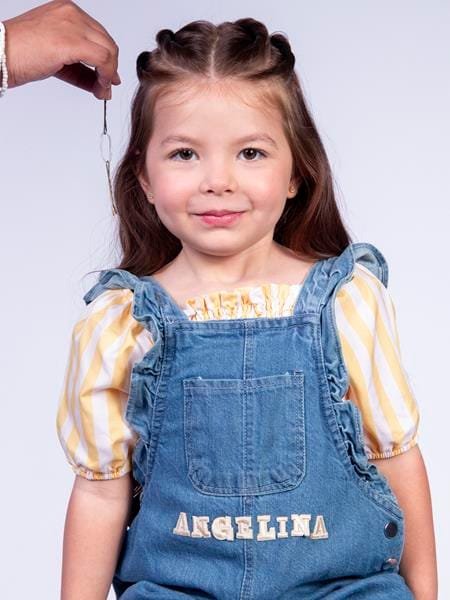 Coque trançado é aposta divertida para cabelos infantis