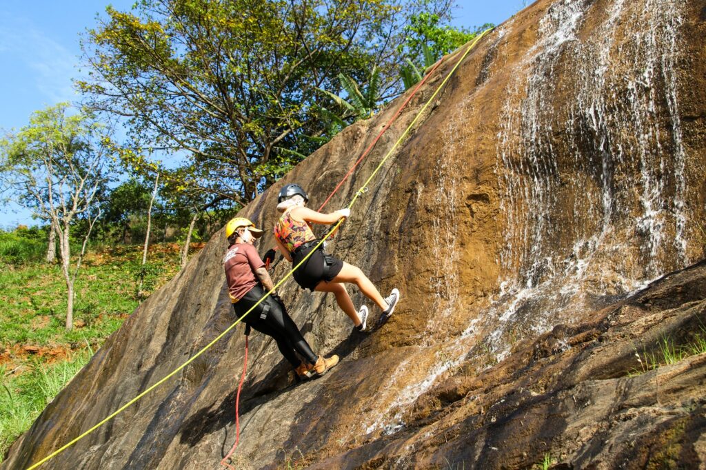 Férias de Verão no Rio: Descubra as melhores opções de hotéis com novidades imperdíveis! 🌞 4 Escalada Vilarejo Radical