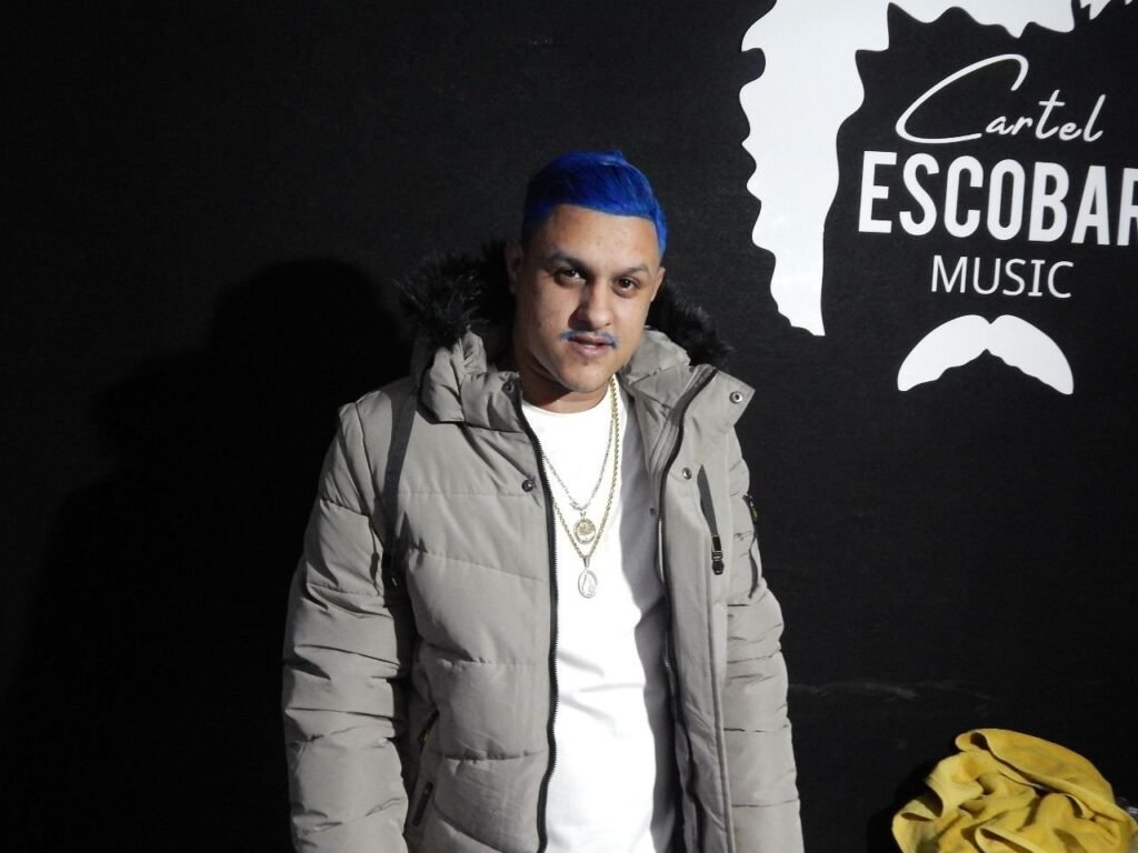 DJ Caio 22 Conquista as Pistas com “Mão no Chão, Pé na Equipe” – O Hit Que Não Vai Sair da Sua Cabeça!