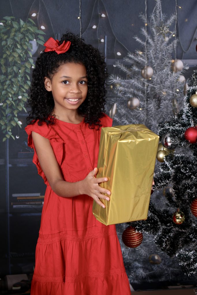 Atores mirins posam para ensaio de natal exclusivo 9 Atores mirins posam para ensaio de natal exclusivo