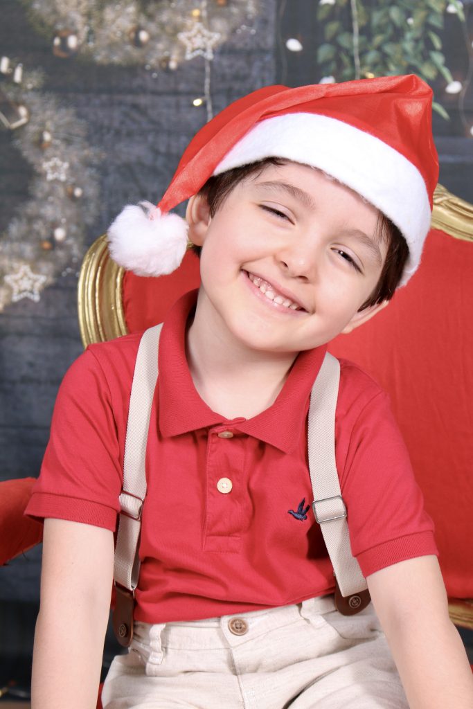 Atores mirins posam para ensaio de natal exclusivo 5 Atores mirins posam para ensaio de natal exclusivo