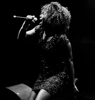 Bebel Du Guetto: Determinação, Talento e a Arte de Inspirar 2 Bebel Du Guetto: Determinação, Talento e a Arte de Inspirar