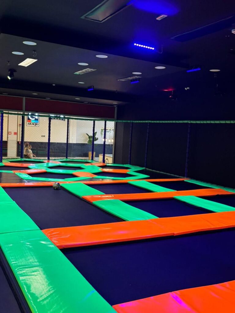Carioca Shopping ganha super parque de trampolins com diversas atividades radicais nas férias