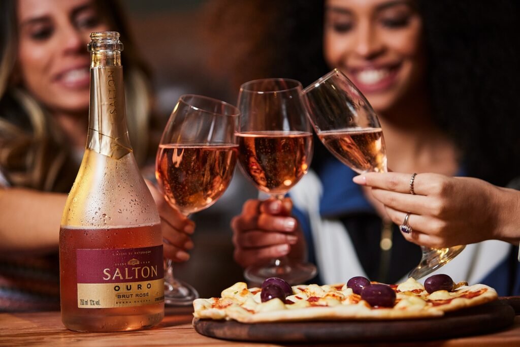Dicas de espumantes e vinhos para não errar nas festas de final de ano 2 Dicas de espumantes e vinhos para não errar nas festas de final de ano