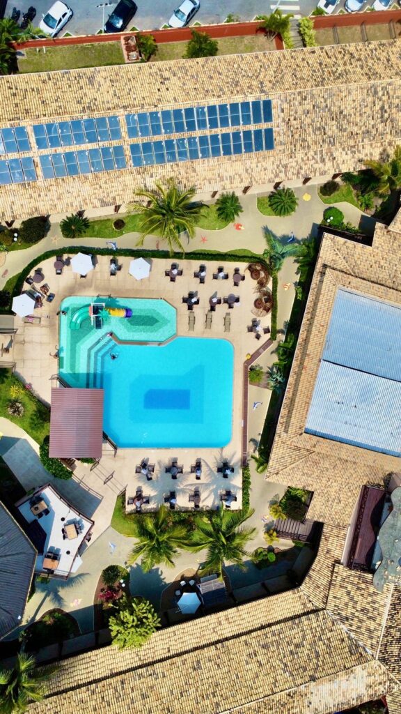 Férias de Verão no Rio: Descubra as melhores opções de hotéis com novidades imperdíveis! 🌞 3 Vilarejo Praia vista piscina
