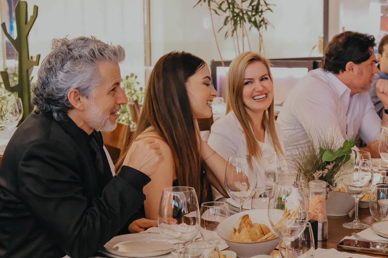 Encontro de empresários no jantar “Billions Dinner” no prestigioso restaurante Piselli Sud