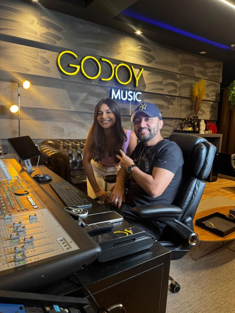 DJ Anabzzi promete agitar 2025 com novo single após o sucesso de “Papin de Amor”