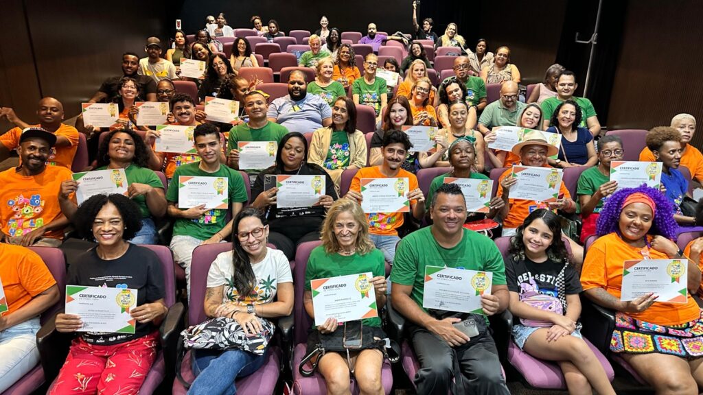Exposição de fotos e exibição de filmes no CCBB marcam formatura de alunos e encerram a última temporada de 2024 do projeto Favela Hope