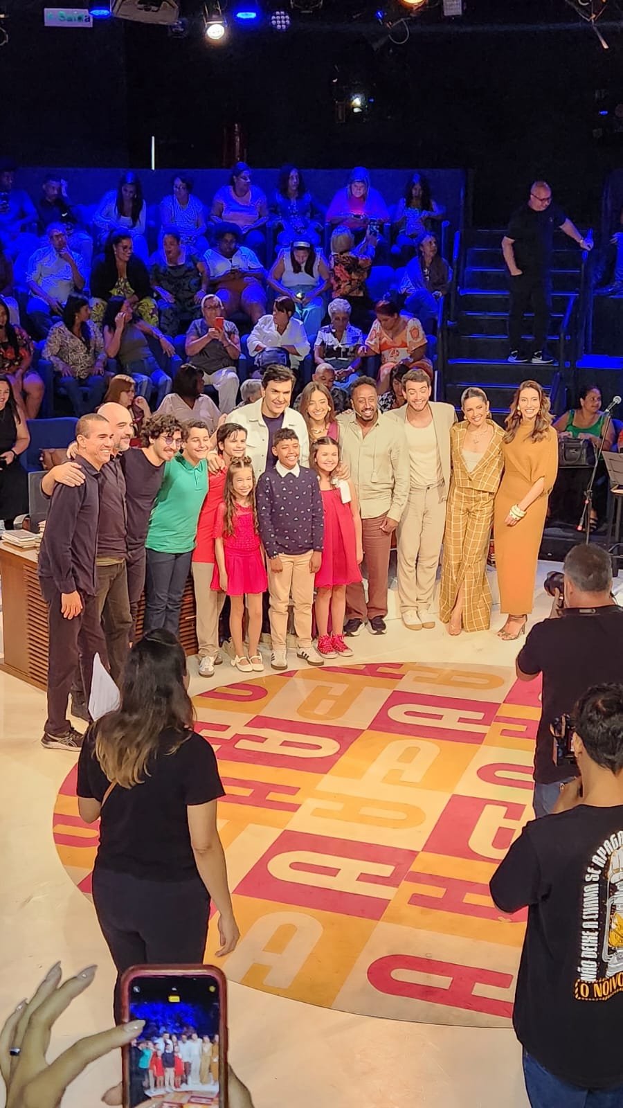 Malu Miranda e elenco de “Uma Babá Quase Perfeita” Brilham no Especial de Natal da TV Cultura