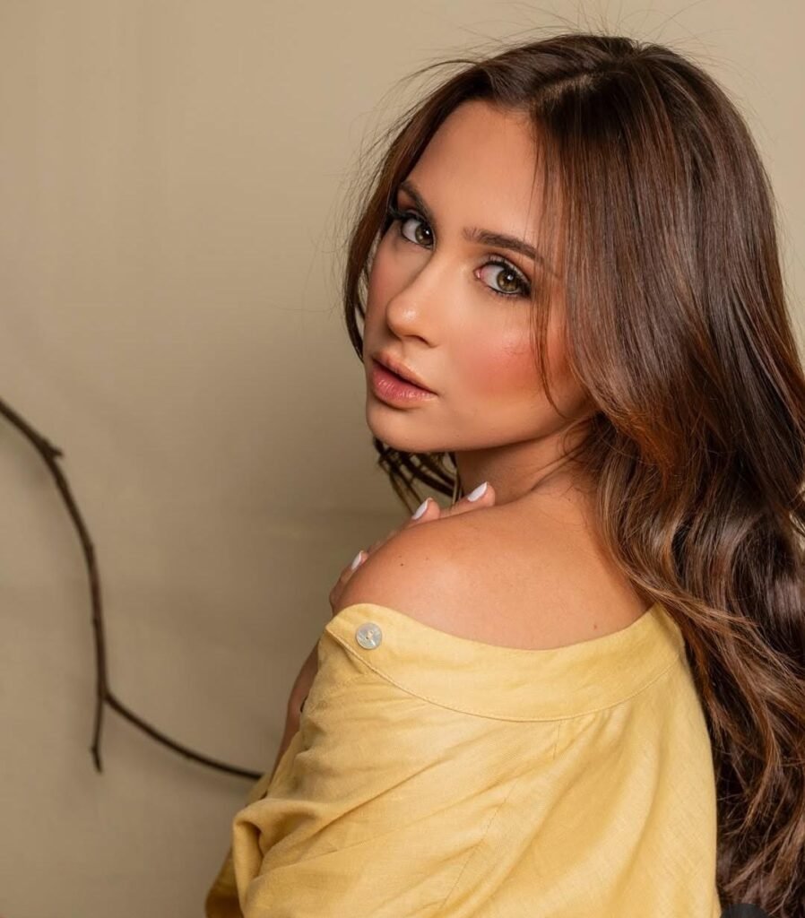 Para fechar o ano com chave de ouro, Bia Torres lança a sua carreira solo na música sertaneja 1 Para fechar o ano com chave de ouro, Bia Torres lança a sua carreira solo na música sertaneja