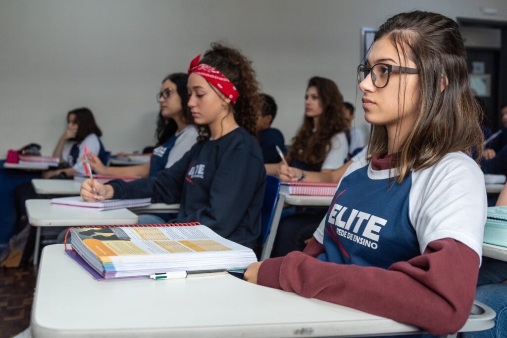 Última do ano: prova de Bolsa do Elite será dia 21/12 em todas as unidades do Rio de Janeiro