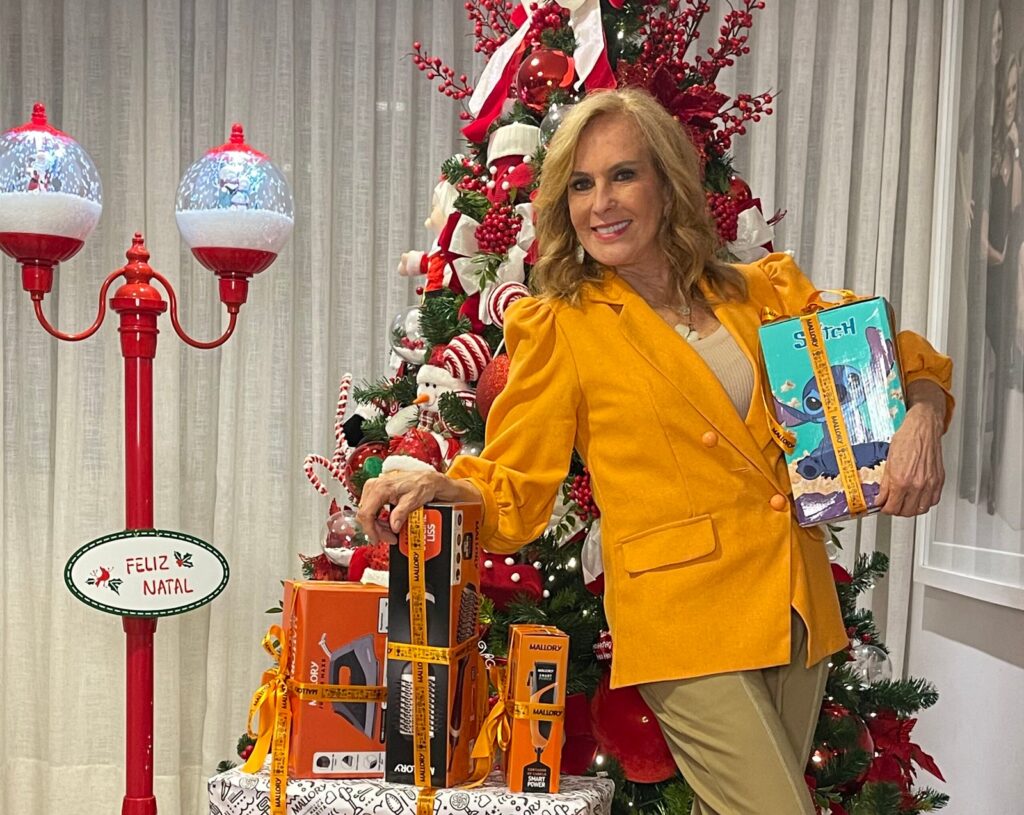Helô Pinheiro ilumina o Natal da Mallory