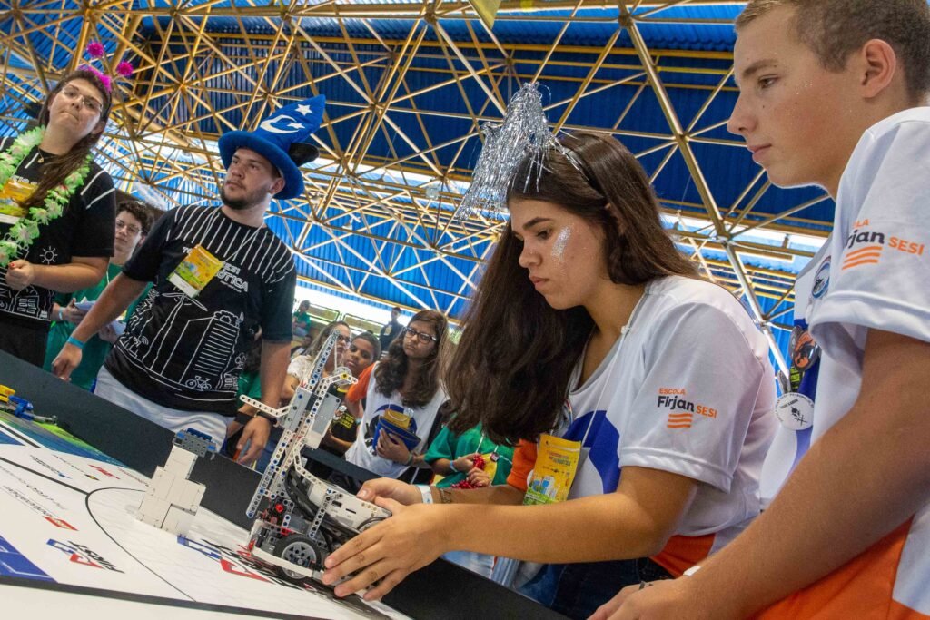 Quatro equipes da Região Serrana participam de Torneio SESI de Robótica no Rio de Janeiro 1 Quatro equipes da Região Serrana participam de Torneio SESI de Robótica no Rio de Janeiro