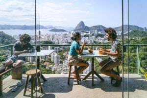 Rio de Janeiro é o sétimo destino mais buscado globalmente para o verão de 2025, diz Booking.com