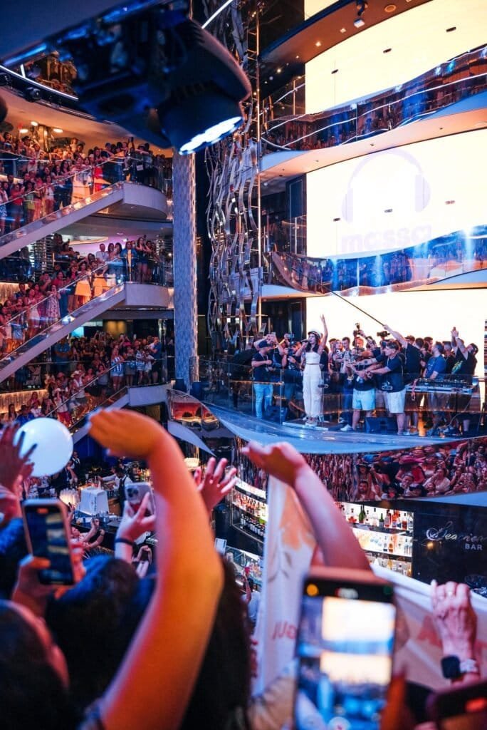 Navio Ana Castela: Com cabines esgotadas, primeiro navio da boiadeira estreia com shows de Zé Neto e Cristiano e da anfitriã