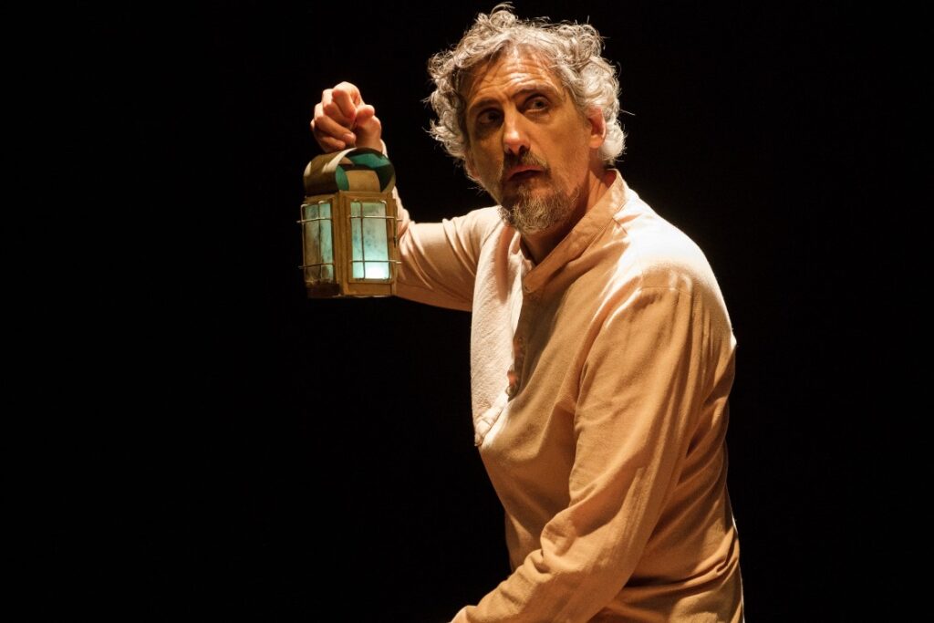 A comédia “As artimanhas de Moliêre”, que mescla quatro peças do autor francês, reestreia, dia 17 de janeiro, no Teatro Glauce Rocha, no Centro