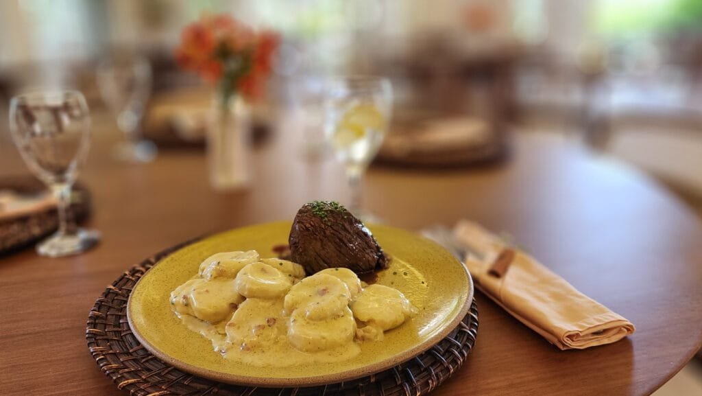 Pousada Villa Raphael apresenta novo cardápio assinado pela chef Paula Prandini